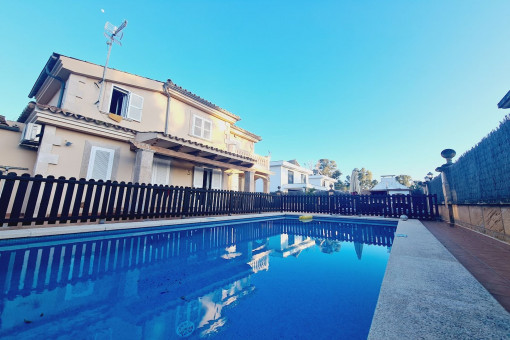 Large chalet with pool near the beach in Playa de Muro