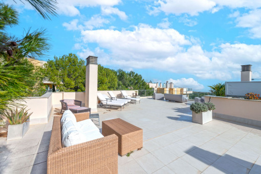 Fantastic penthouse apartment with rooftop terrace and incomparable sea views in Sol de Mallorca