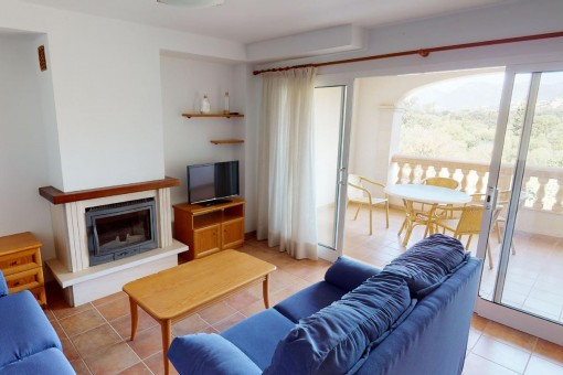Corner terrace house with views of the Tramuntana with holiday rental licence in Buger
