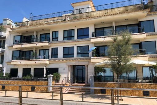 Great apartment with sea views directly on the promenade of Portixol