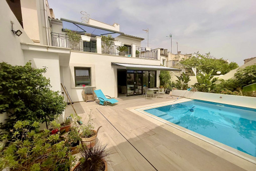 Modern, luxurious town-villa with pool in Llucmajor