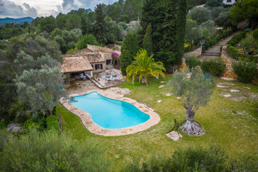 Charming stone finca in quiet surroundings of Pollensa with views, pool and holiday rental license