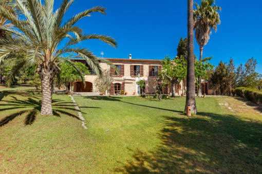 Traditional finca with pool and olive grove near Vilafranca