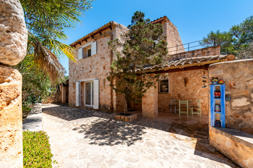Enchanting natural-stone finca with great charm, private pool and Mediterranean garden in Cap des Moro