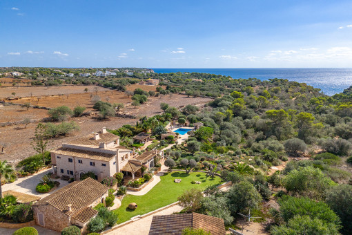 Stylish natural stone finca with sea views in a prime location in Santanyí