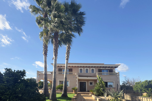 Villa in Cales de Mallorca Villa in Cales de Mallorca