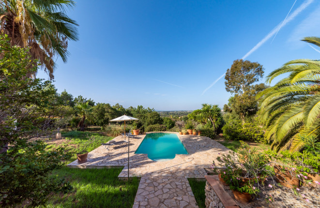 Stunning finca with breathtaking views,...