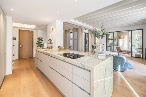 Light-flooded apartment in the old town of Palma with top quality living and private parking space