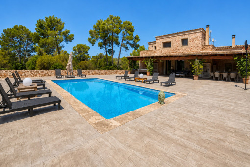 Spacious finca with guest house, pool and privacy by Algaida